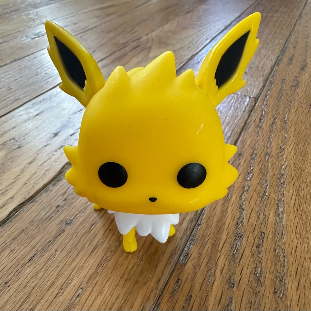 Funko Pop Pokemon Jolteon #628 OOB
